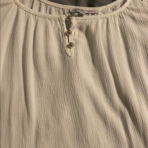 White blouse - Picture 2 of 3